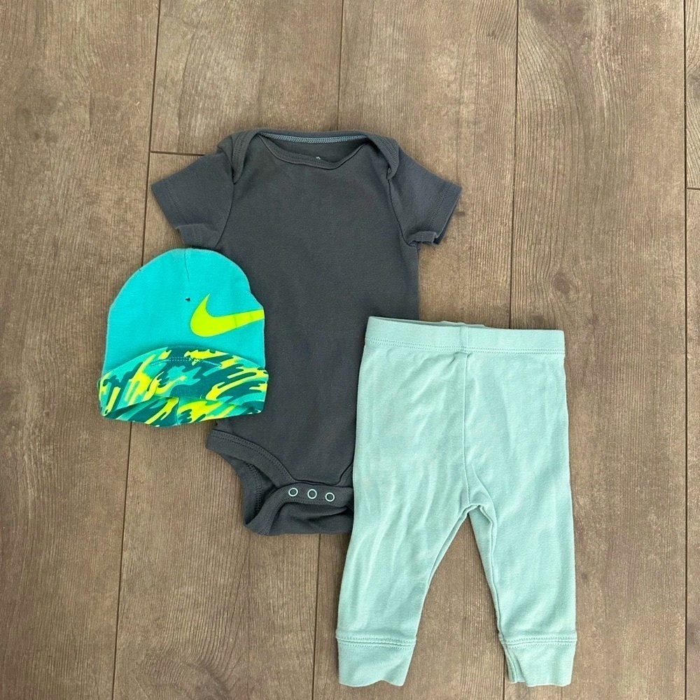 Nike & Cloud Island 0-3 Month Baby Boy three piece matching outfit set